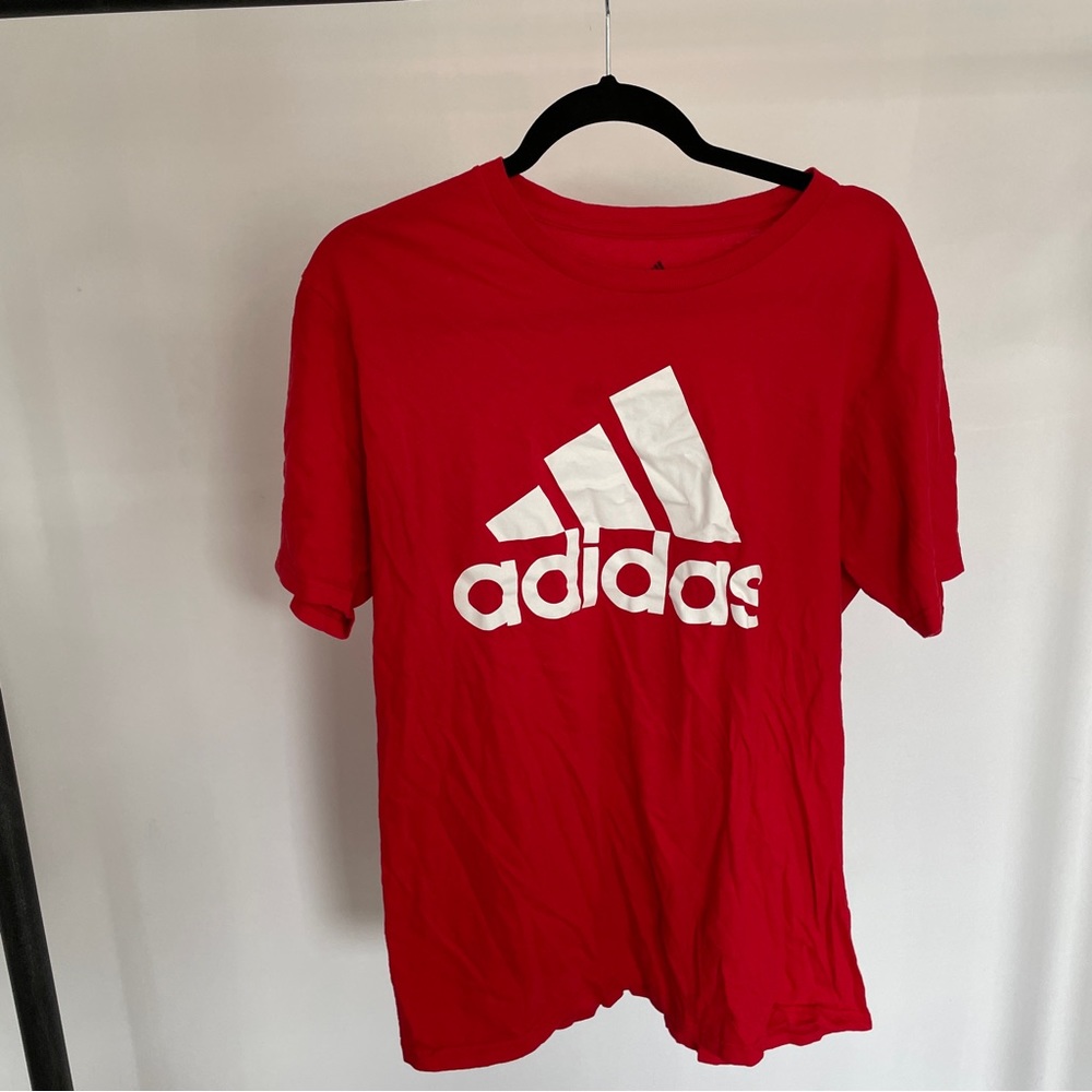 Red adidas T-Shirt, size Large